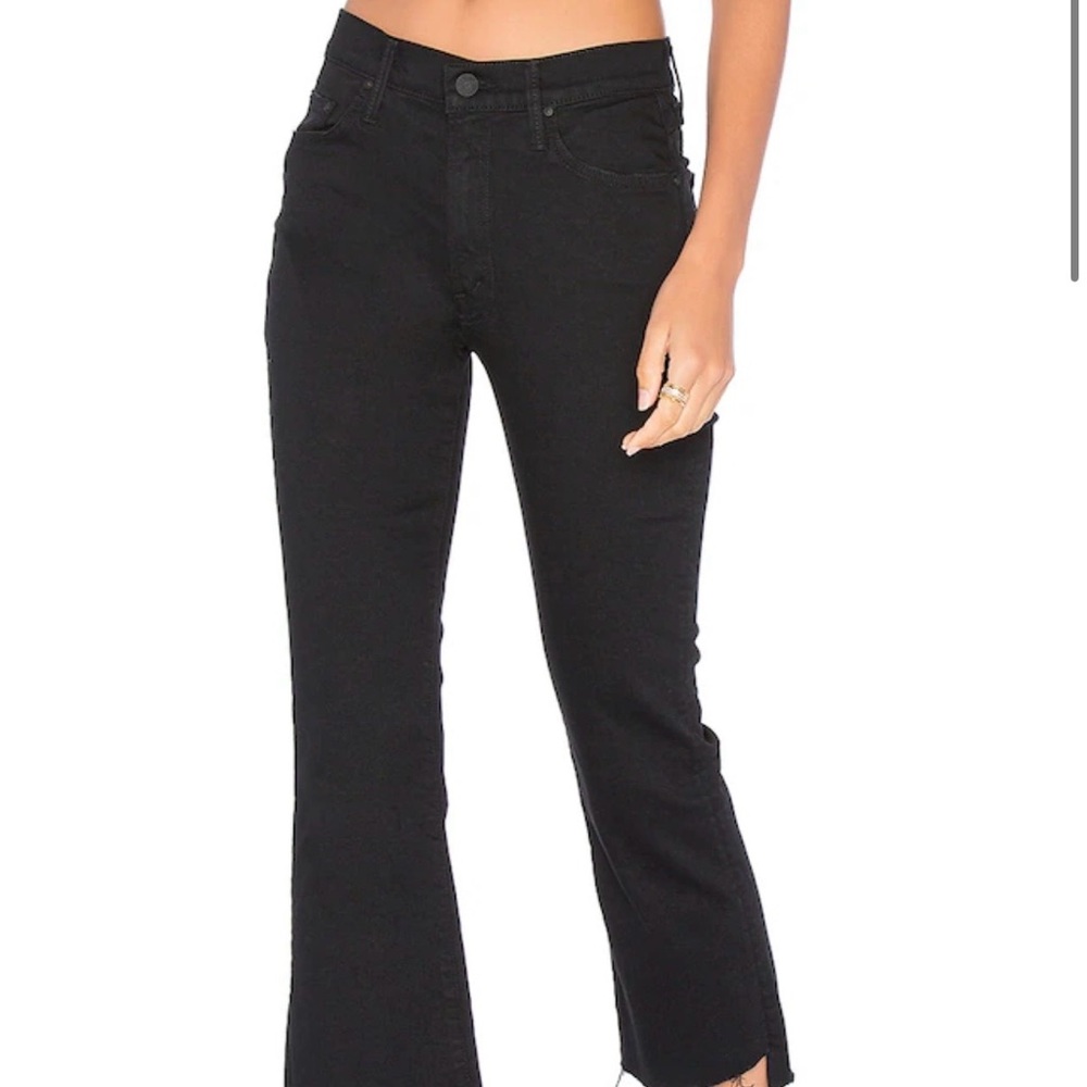 MOTHER The Insider Crop Two Step Fray 
Black Cropped Ankle Jeans